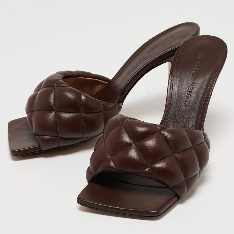 مملوكة مسبقًا Bottega Veneta Brown Quilted Leather Slide Sandals Size 35