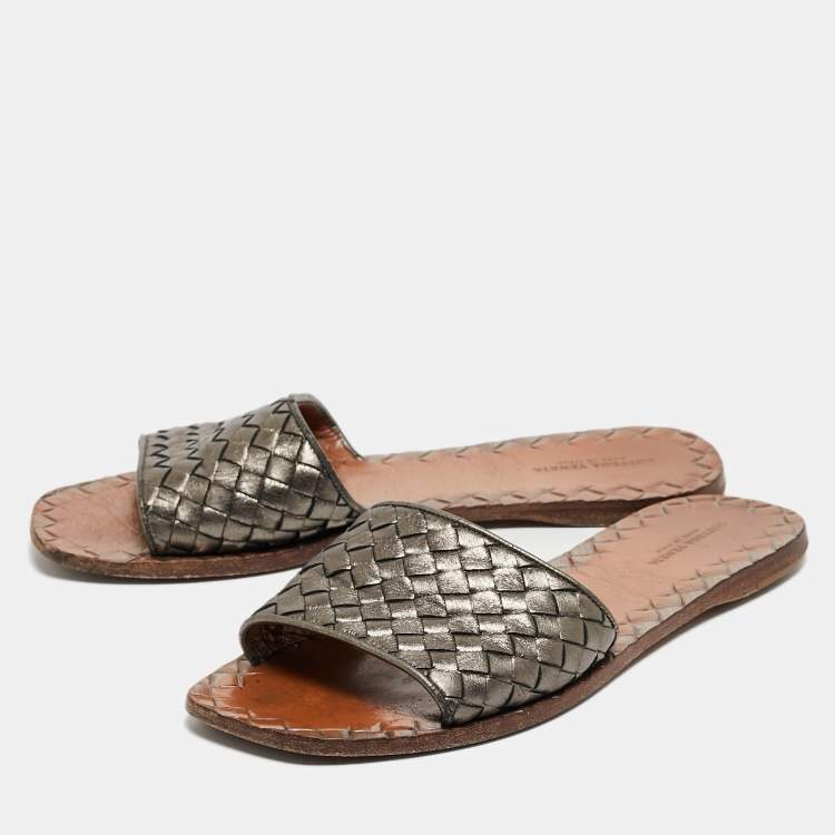 Pre Owned Bottega Veneta Metallic Grey Intrecciato Leather Flat Slides Size 38.5