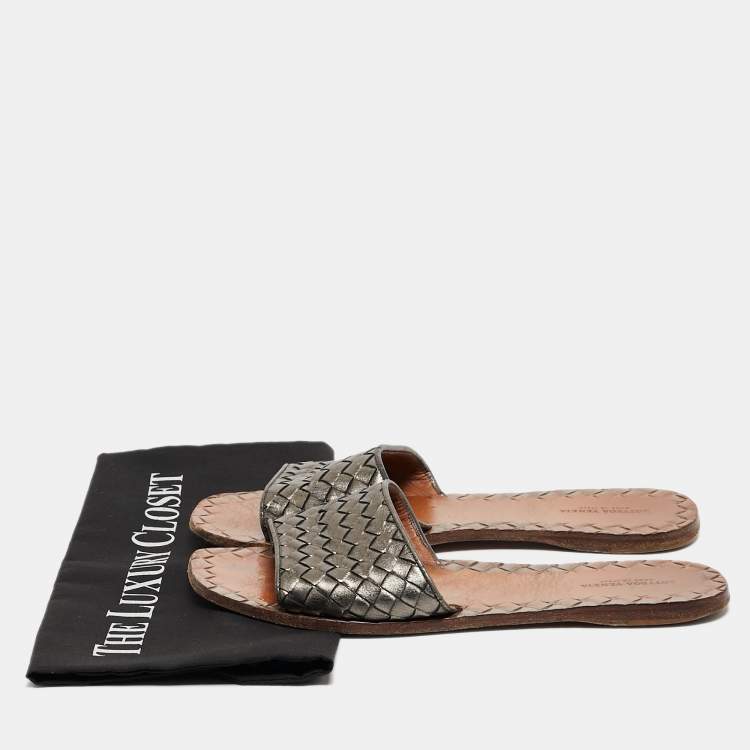 Pre Owned Bottega Veneta Metallic Grey Intrecciato Leather Flat Slides Size 38.5