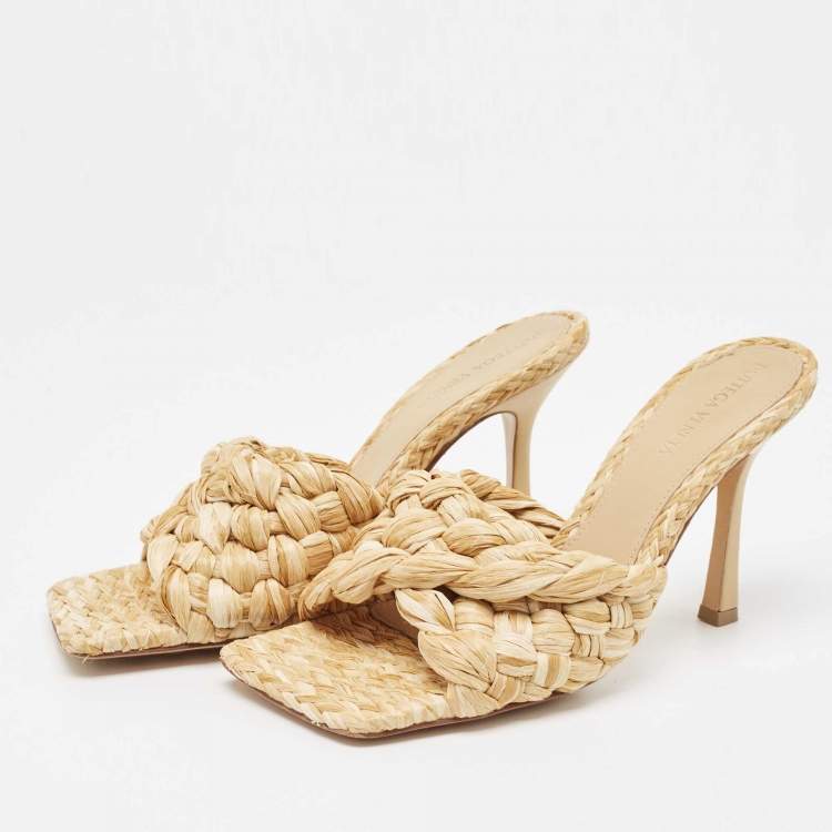 Pre Owned Bottega Veneta Beige Woven Raffia Lido Slide Sandals Size 37.5