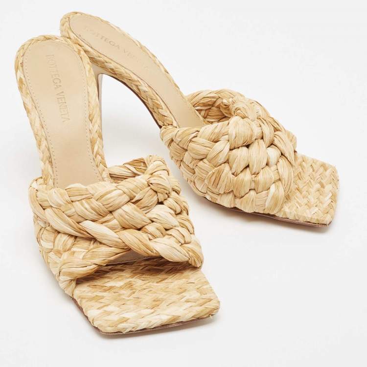 Pre Owned Bottega Veneta Beige Woven Raffia Lido Slide Sandals Size 37.5