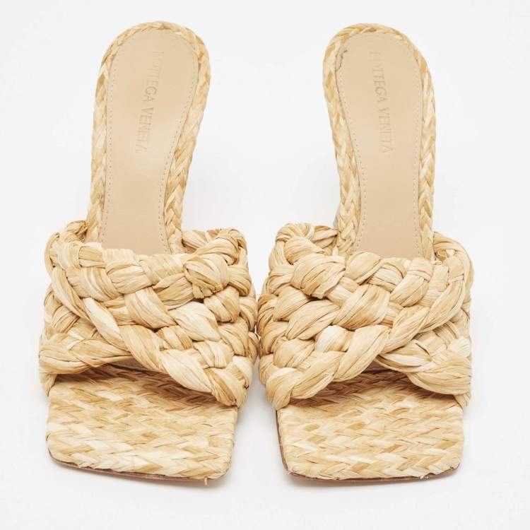 Pre Owned Bottega Veneta Beige Woven Raffia Lido Slide Sandals Size 37.5