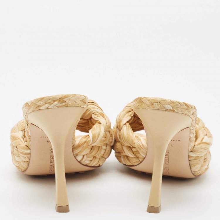 Pre Owned Bottega Veneta Beige Woven Raffia Lido Slide Sandals Size 37.5