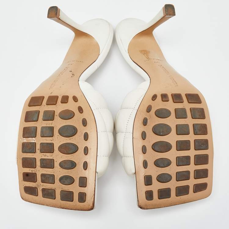 Pre Owned Bottega Veneta White Quilted Leather Lido Slide Sandals Size 39