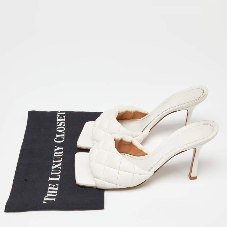 Pre Owned Bottega Veneta White Quilted Leather Lido Slide Sandals Size 39