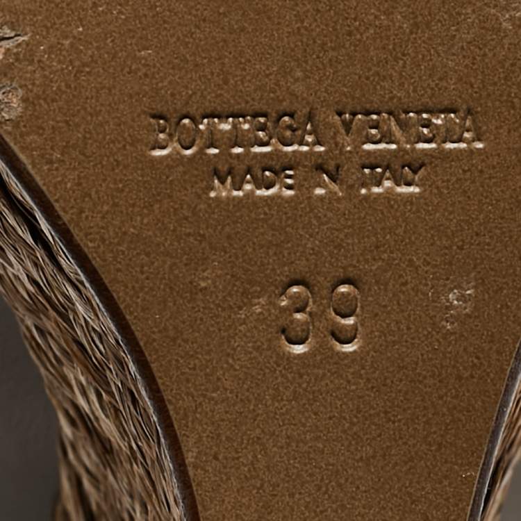 مملوكة مسبقًا Bottega Veneta Multicolor Raffia Platform Ankle Wrap Wedge Sandals Size 39