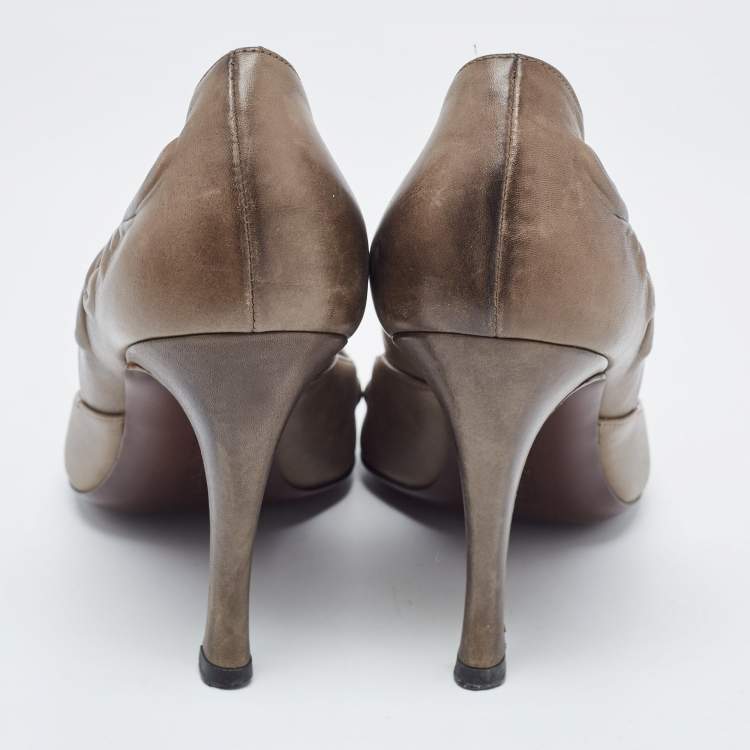 Pre Owned Bottega Veneta Olive Green Leather Round Toe Pumps Size 38.5