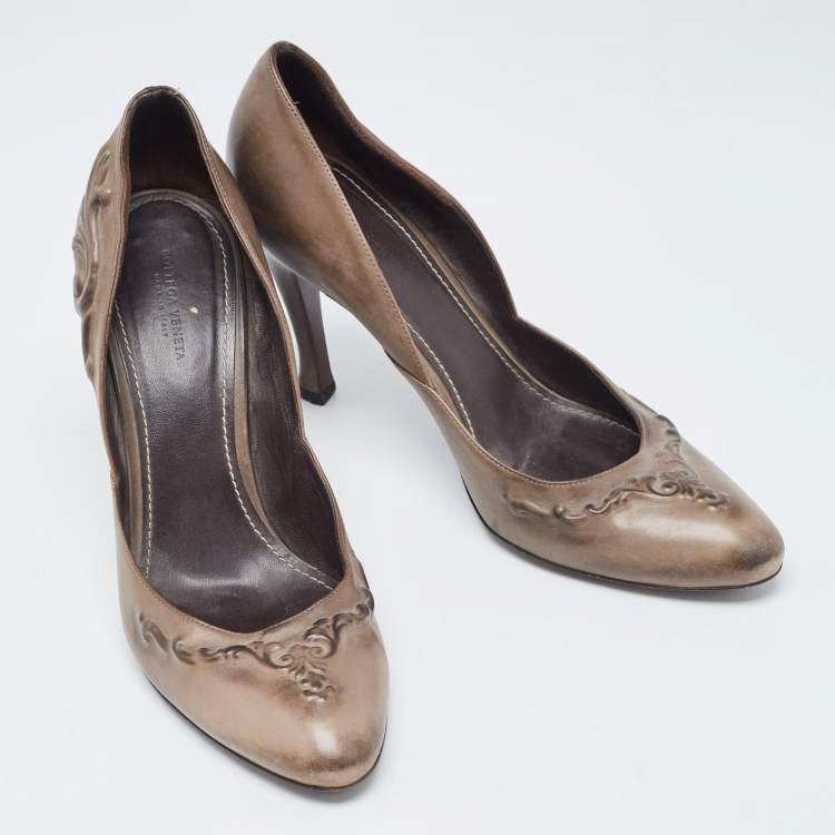 Pre Owned Bottega Veneta Olive Green Leather Round Toe Pumps Size 38.5
