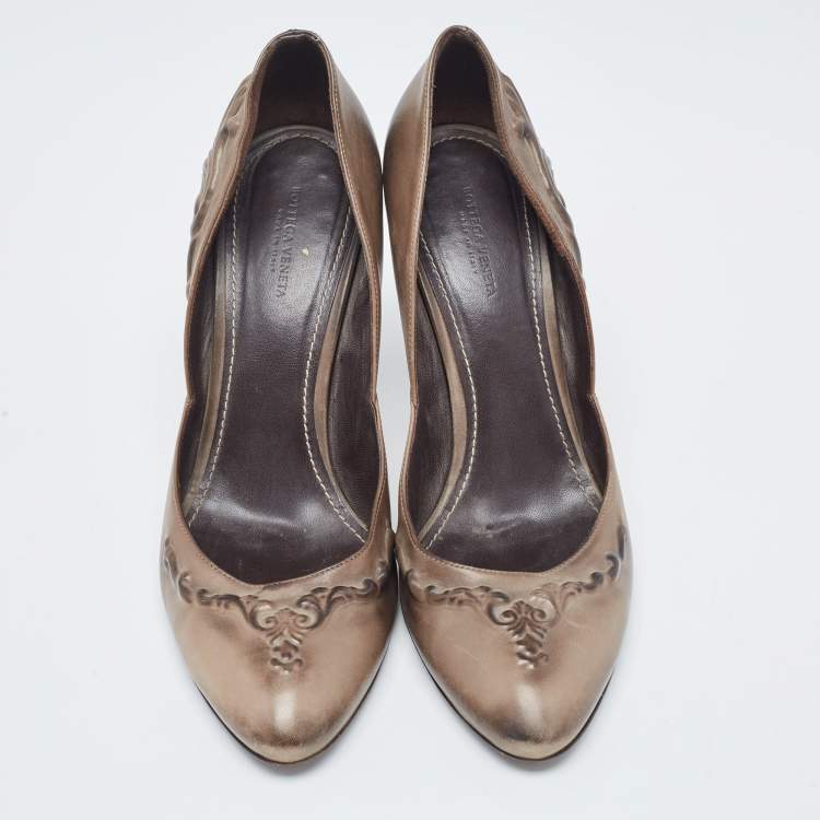 Pre Owned Bottega Veneta Olive Green Leather Round Toe Pumps Size 38.5