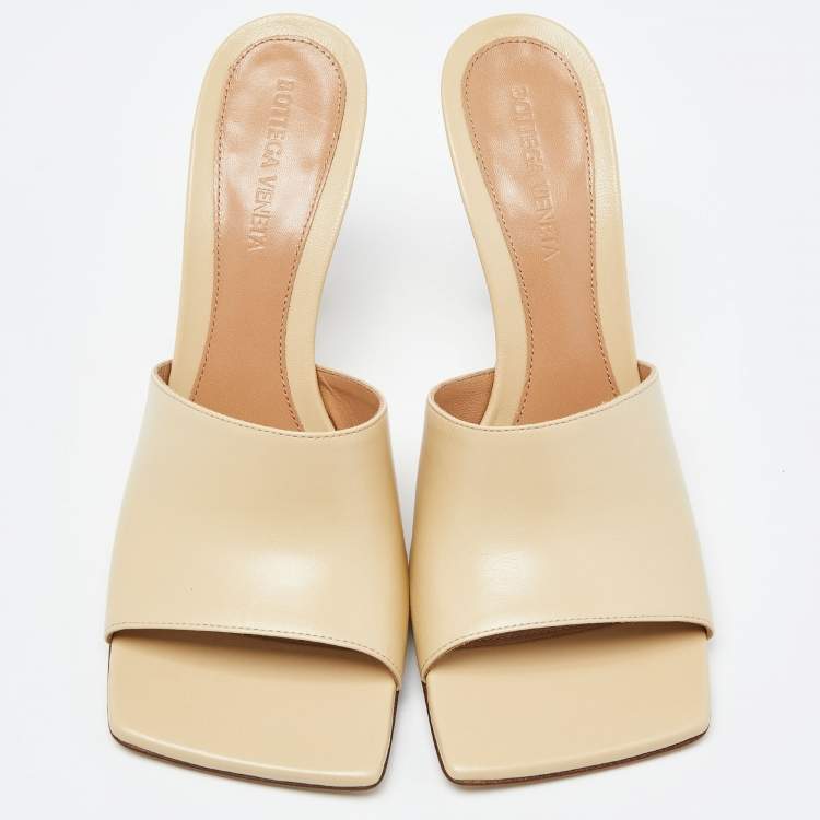Pre Owned Bottega Veneta Beige Leather Stretch Slide Mules Size 38