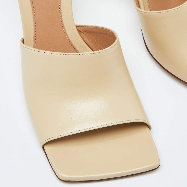 Pre Owned Bottega Veneta Beige Leather Stretch Slide Mules Size 38