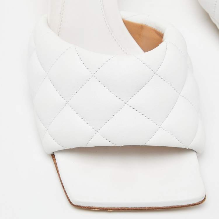 Pre Owned Bottega Veneta White Quilted Leather Lido Slide Sandals Size 38
