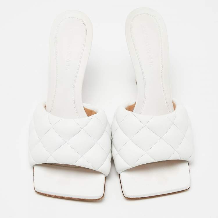 Pre Owned Bottega Veneta White Quilted Leather Lido Slide Sandals Size 38