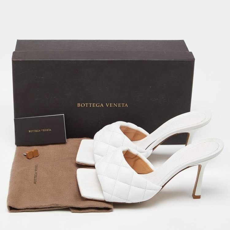 Pre Owned Bottega Veneta White Quilted Leather Lido Slide Sandals Size 38