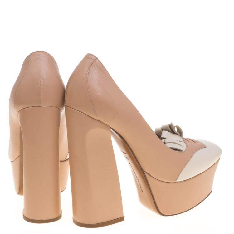Pre Owned Bottega Veneta Two Tone Leather Frill Detail Platform Block Heel Pumps Size 38.5