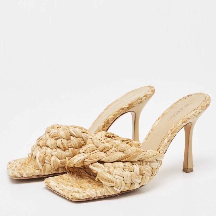 Pre Owned Bottega Veneta Beige Intrecciato Straw Lido Slide Sandals Size 39