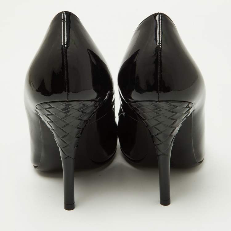 Pre Owned Bottega Veneta Black Patent Leather Pointed Toe Pumps Size 39