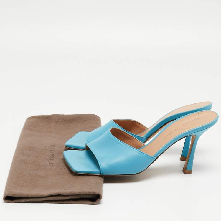 مملوكة مسبقًا Bottega Veneta Blue Leather Stretch Open Toe Slide Sandals Size 37