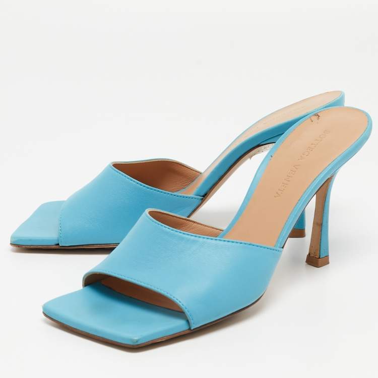 مملوكة مسبقًا Bottega Veneta Blue Leather Stretch Open Toe Slide Sandals Size 37