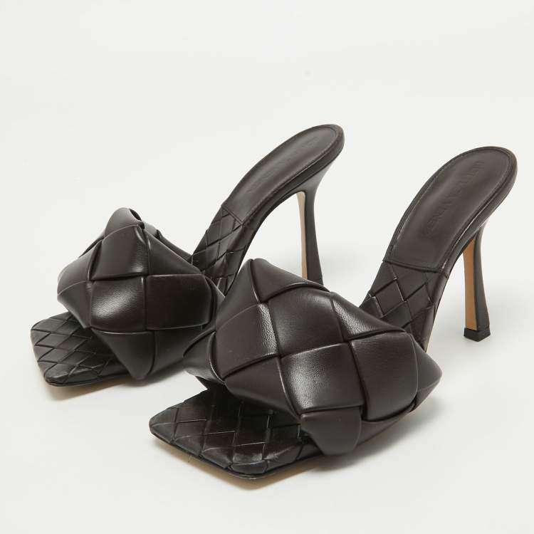 Bottega Veneta Quilted Leather Lido Flat Sandals | Harrods CA