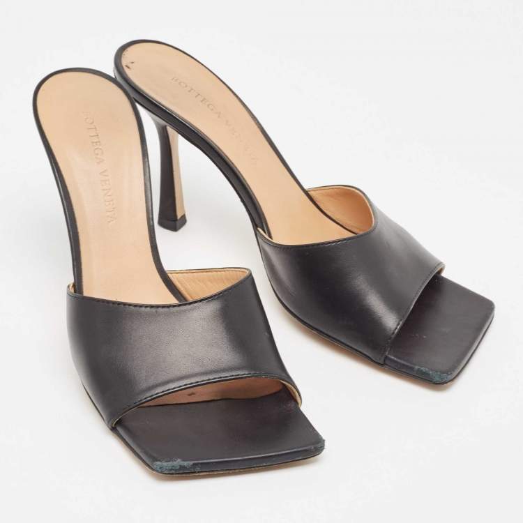 Pre Owned Bottega Veneta Black Leather Open Toe Mules Size 36