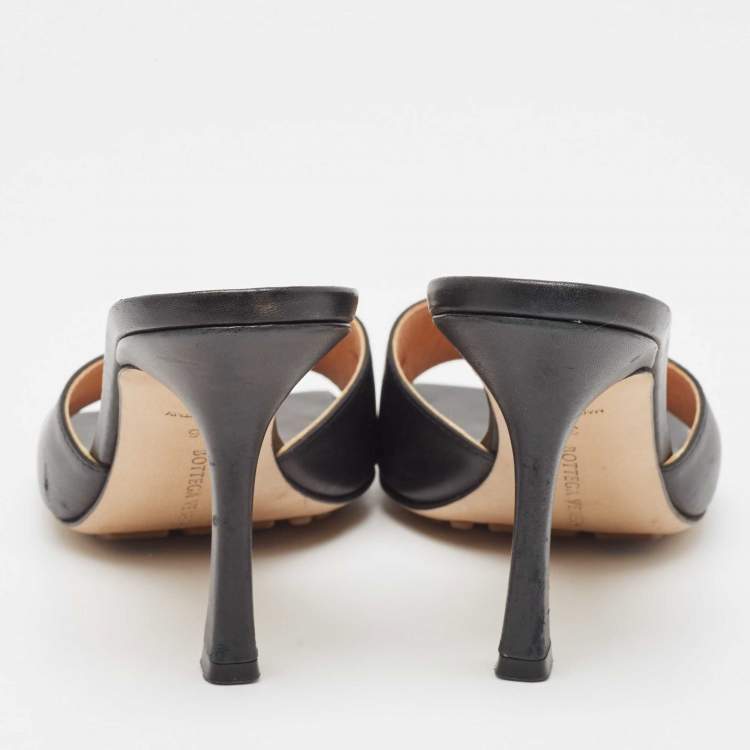 Pre Owned Bottega Veneta Black Leather Open Toe Mules Size 36
