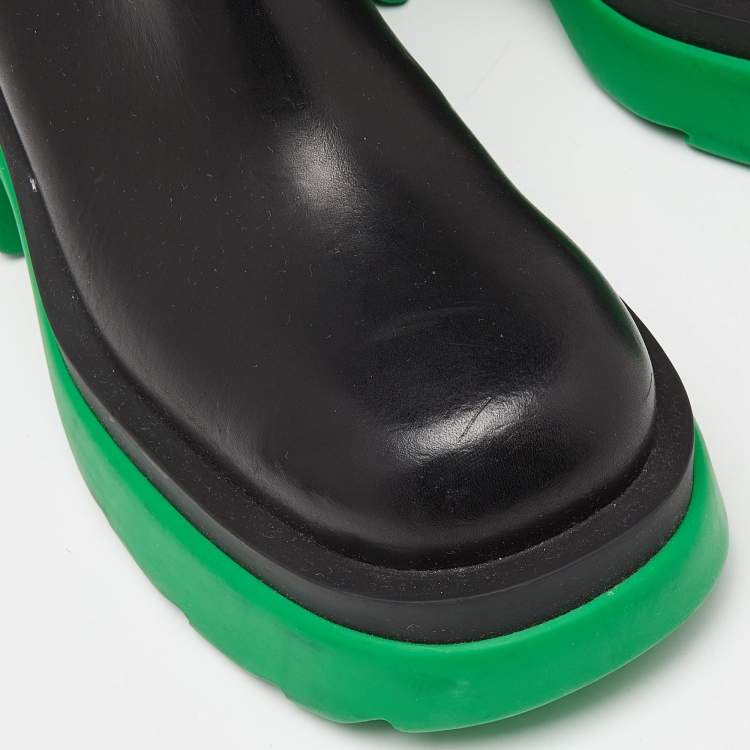 Pre Owned Bottega Veneta Black/Green Tire Chelsea Ankle Length Boots Size 37