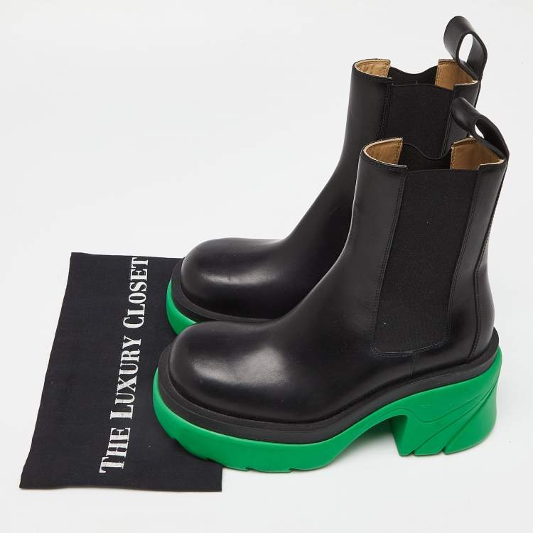 Pre Owned Bottega Veneta Black/Green Tire Chelsea Ankle Length Boots Size 37