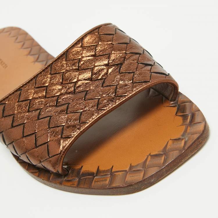 Pre Owned Bottega Veneta Metallic Intrecciato Leather Flat Slides Size 39