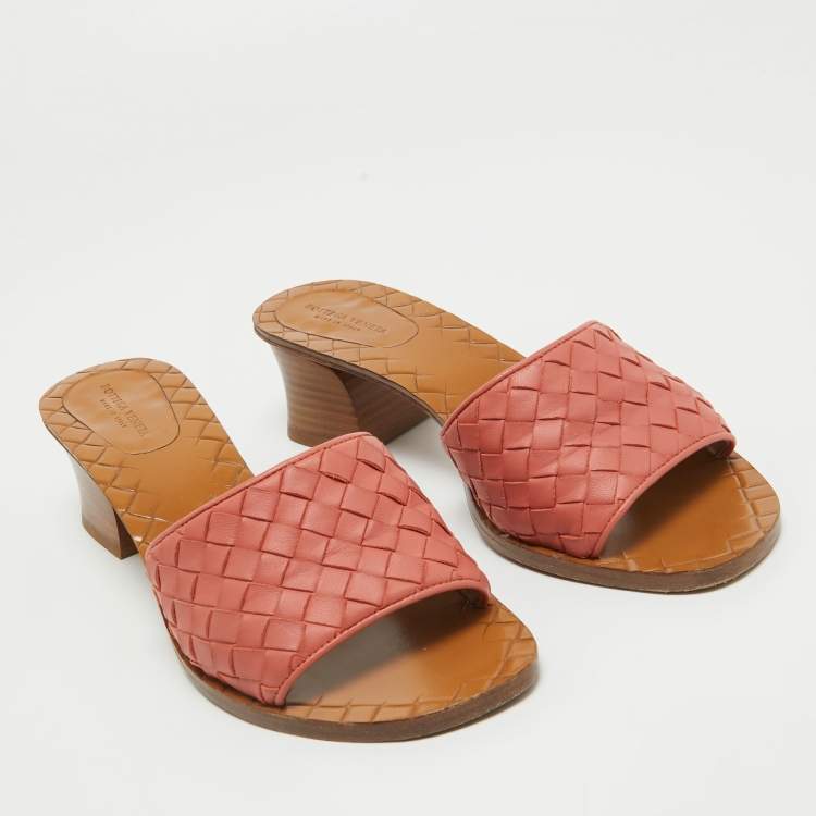 Pre Owned Bottega Veneta Pink Intrecciato Leather Ravello Slides Size 37 