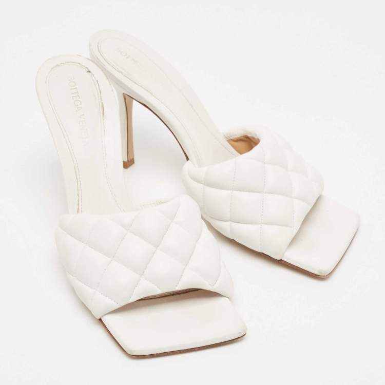 مملوكة مسبقًا Bottega Veneta White Intrecciato Leather Lido Slide Sandals Size 38 