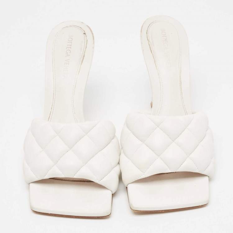 مملوكة مسبقًا Bottega Veneta White Intrecciato Leather Lido Slide Sandals Size 38 