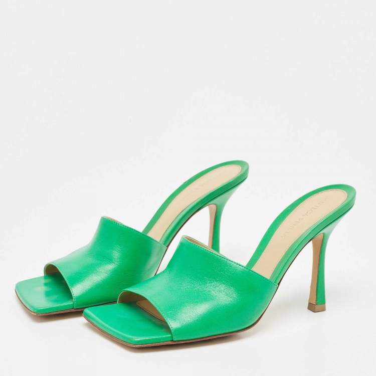 Pre Owned Bottega Veneta Green Leather Square Open Toe Slide Sandals Size 38