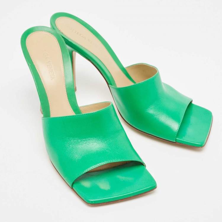Pre Owned Bottega Veneta Green Leather Square Open Toe Slide Sandals Size 38