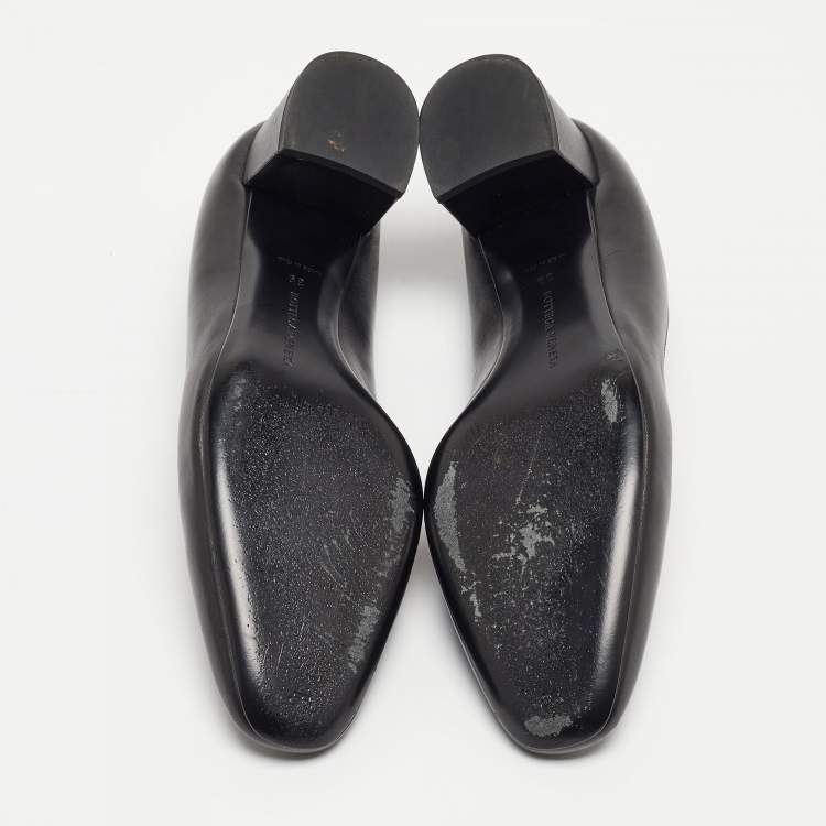 مملوكة مسبقًا Bottega Veneta Black Leather Block Heel Pumps Size 39