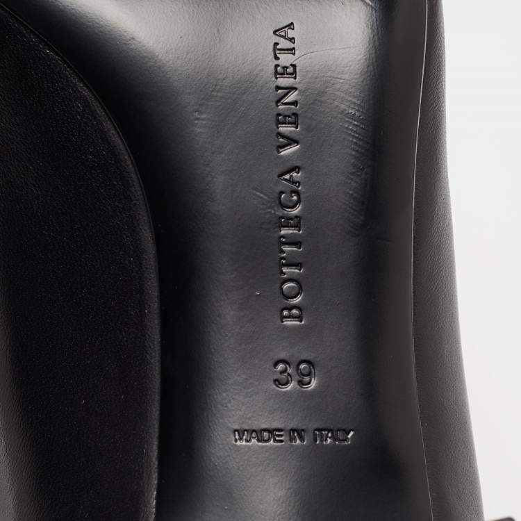 مملوكة مسبقًا Bottega Veneta Black Leather Block Heel Pumps Size 39