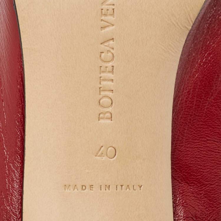 مملوكة مسبقًا Bottega Veneta Burgundy Leather Stretch Mules Size 40