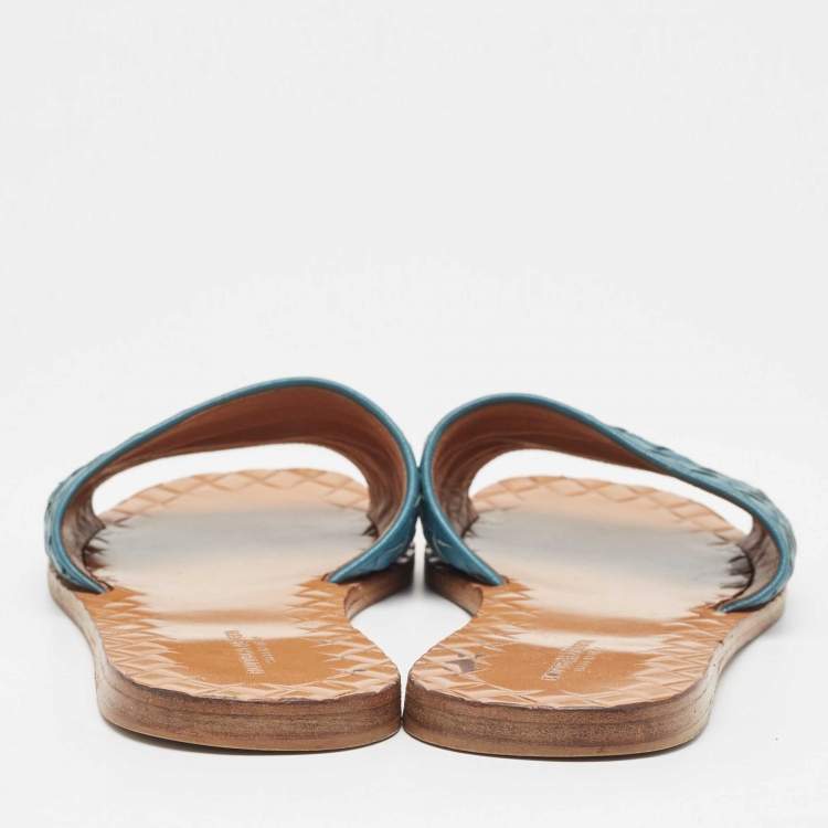 مملوكة مسبقًا Bottega Veneta Blue Intrecciato Leather Flat Slides Size 36