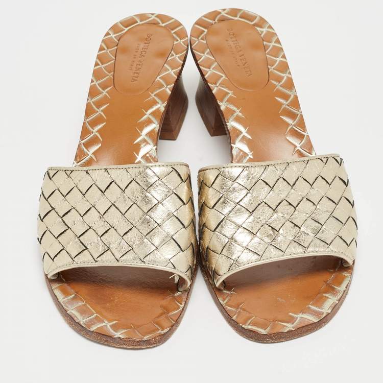 Pre Owned Bottega Veneta Gold Intrecciato Leather Ravello Slide Sandals Size 37.5
