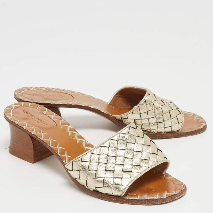 Pre Owned Bottega Veneta Gold Intrecciato Leather Ravello Slide Sandals Size 37.5