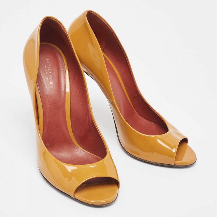 Pre Owned Bottega Veneta Brown Patent Leather Peep Toe Pumps Size 40