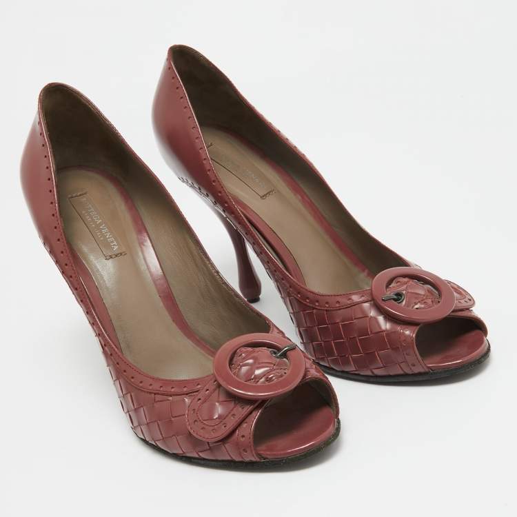 Pre Owned Bottega Veneta Pink Leather Buckle Detail Pumps Size 41
