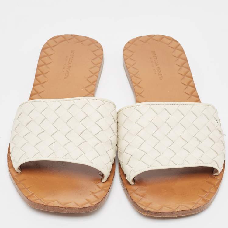 Pre Owned Bottega Veneta White Intrecciato Leather Flat Slides Size 37.5