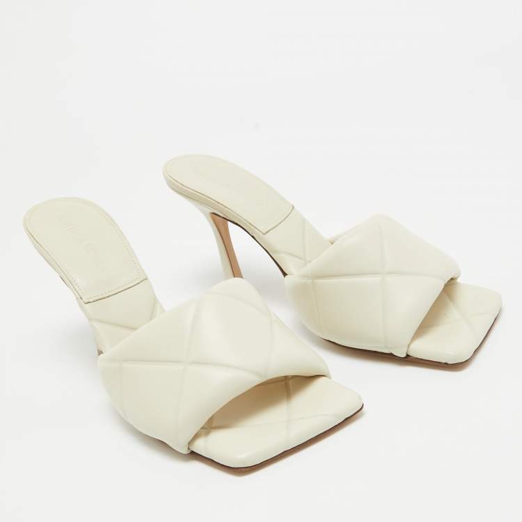 Pre Owned Bottega Veneta Cream Leather Lido Open Toe Slide Sandals Size 39