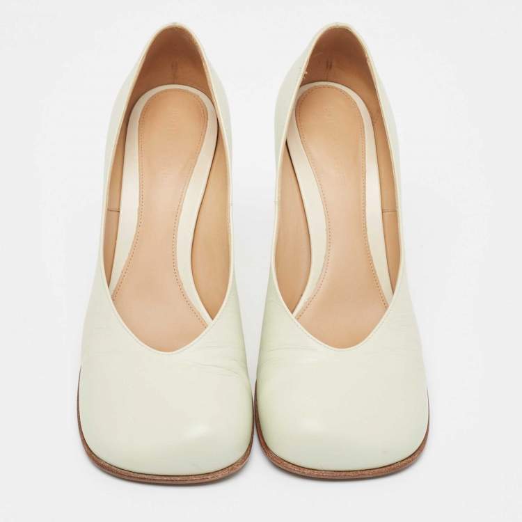 Pre Owned Bottega Veneta Light Grey Leather Pumps Size 39