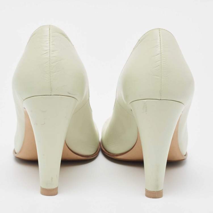 Pre Owned Bottega Veneta Light Grey Leather Pumps Size 39