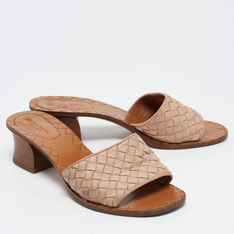 مملوكة مسبقًا Bottega Veneta Beige Intrecciato Leather Slide Sandals Size 36 