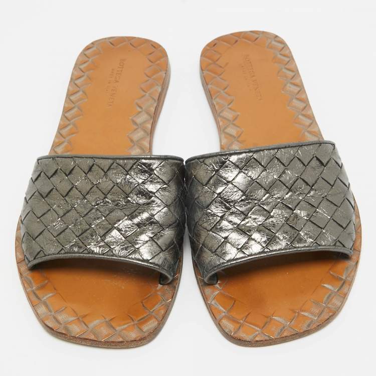 Pre Owned Bottega Veneta Metallic Grey Intrecciato Leather Flat Slides Size 35