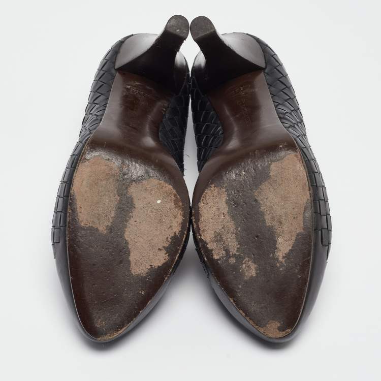 Pre Owned Bottega Veneta Black Intrecciato Leather Almond Toe Pumps Size 40