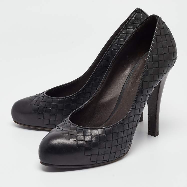 Pre Owned Bottega Veneta Black Intrecciato Leather Almond Toe Pumps Size 40
